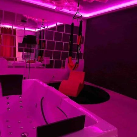 Jeu De Regards - Jacuzzi/Balneo Courcouronnes Exterior foto