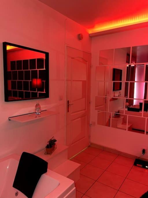 Jeu De Regards - Jacuzzi/Balneo Courcouronnes Exterior foto